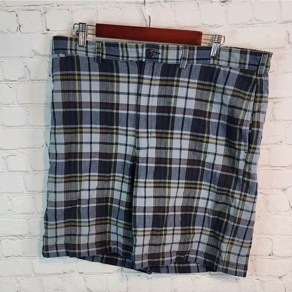 Men's Lands' End plaid shorts, size 38